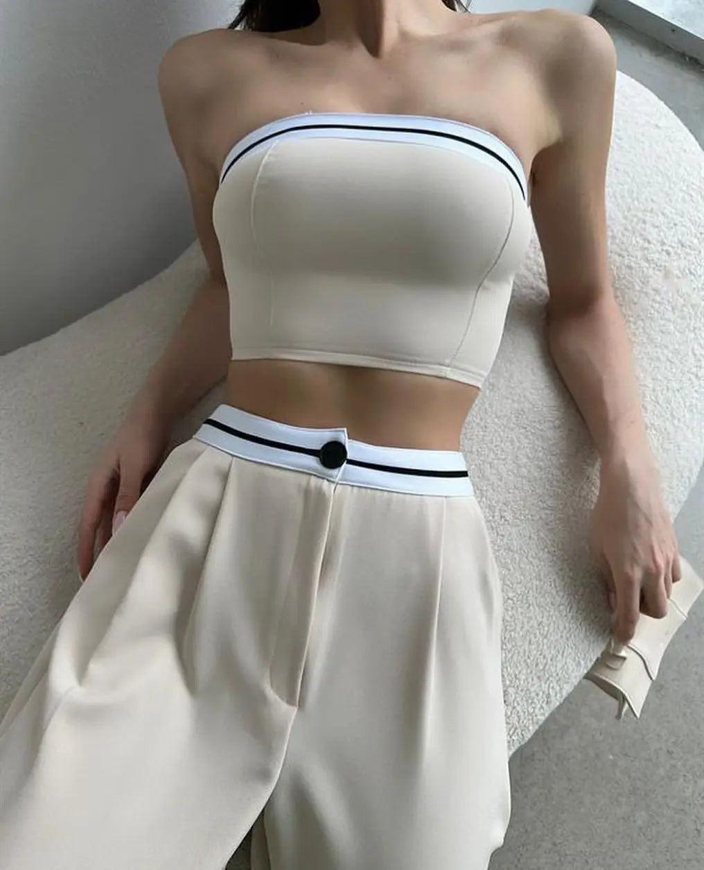 Hot Girls Wear Sports Vests Tube Tops Contrasting Colors High-waisted Wide-leg Trousers and Casual Two-piece Suits