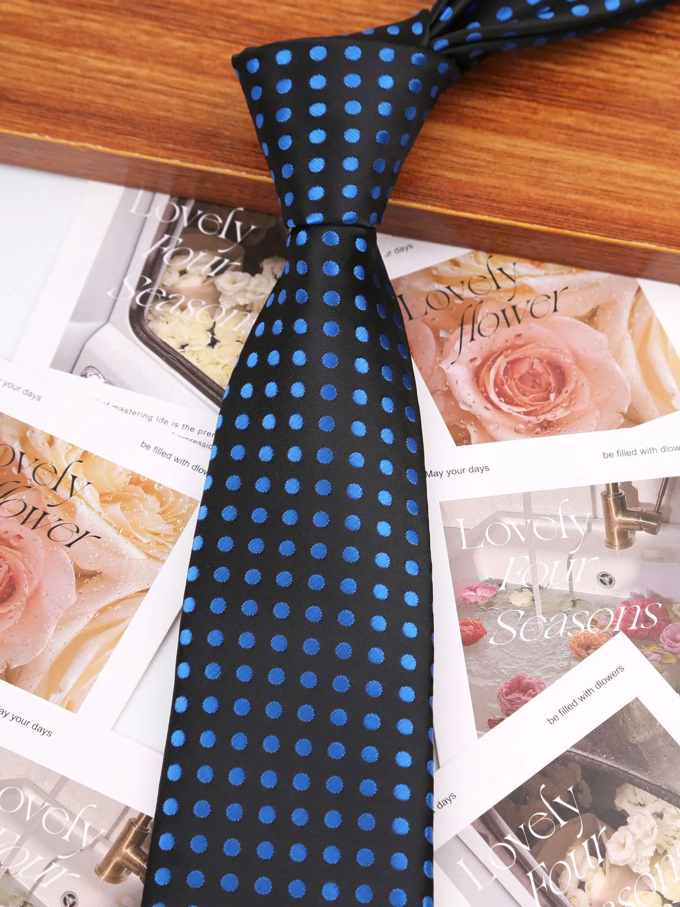 Brand Classic Black Red Solid Stripes 8 cm Polyester Tie For Men Suit Accessories Wedding Gravatas Fit Workplace Birthday Gift