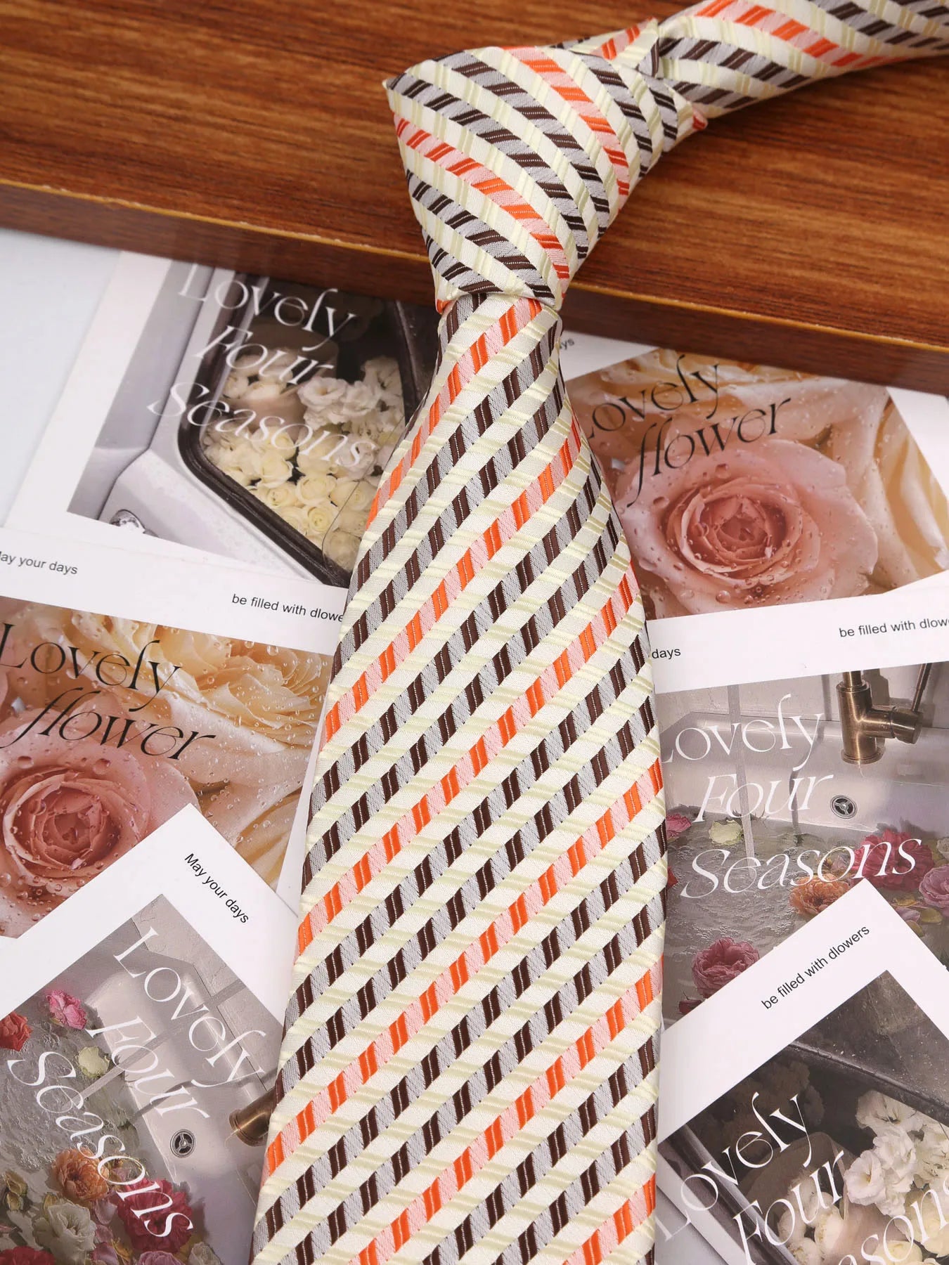 Brand Classic Black Red Solid Stripes 8 cm Polyester Tie For Men Suit Accessories Wedding Gravatas Fit Workplace Birthday Gift
