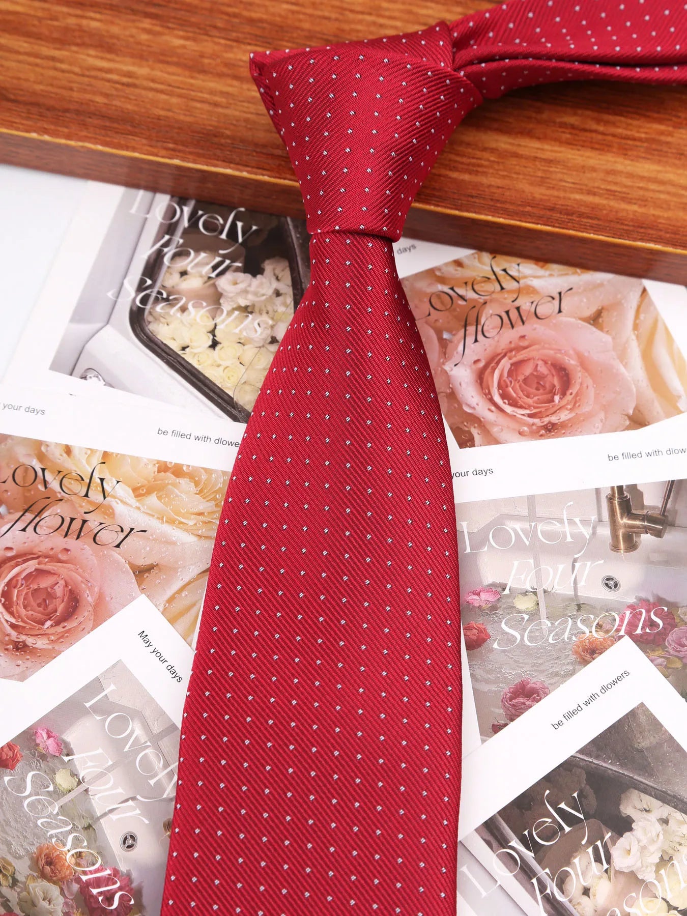 Brand Classic Black Red Solid Stripes 8 cm Polyester Tie For Men Suit Accessories Wedding Gravatas Fit Workplace Birthday Gift
