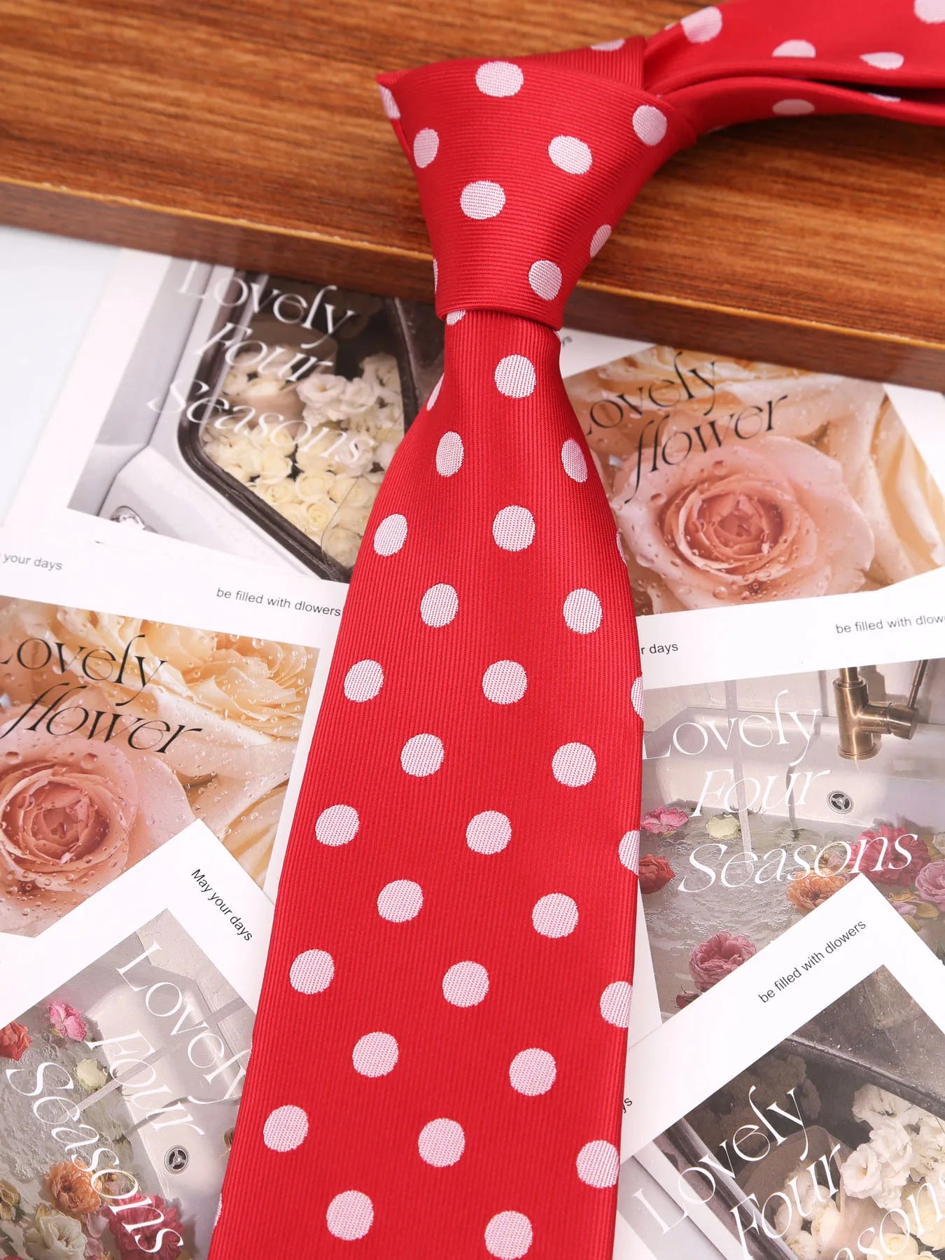 Brand Classic Black Red Solid Stripes 8 cm Polyester Tie For Men Suit Accessories Wedding Gravatas Fit Workplace Birthday Gift