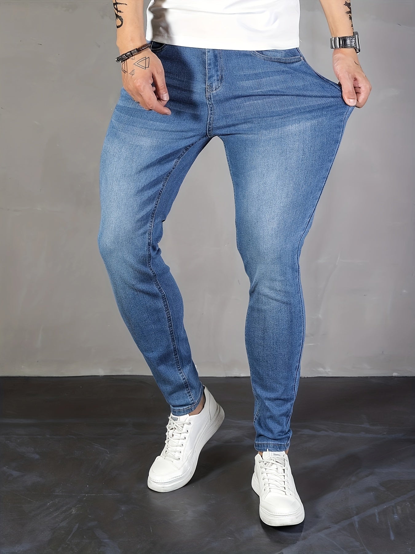 Mens Stylish Slim Fit Jeans - Chic Distressed Denim with Medium Stretch for Casual Street Style